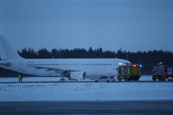 A320 латвийской авиакомпании SmartLynx совершил аварийную посадку в аэропорту Таллина