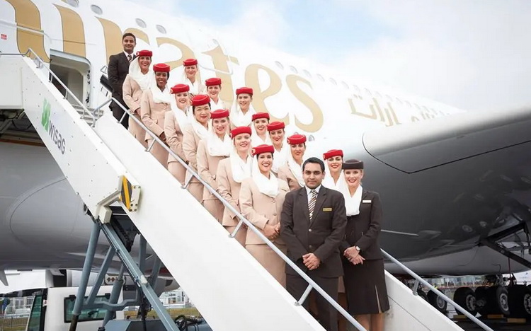 Emirates начнет перевозить пассажиров с 6 апреля